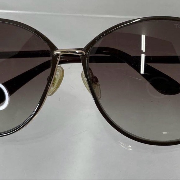 Tom Ford TF320 Women’s Black Gradient Lens Cat-Eye Sunglasses - Picture 3 of 6